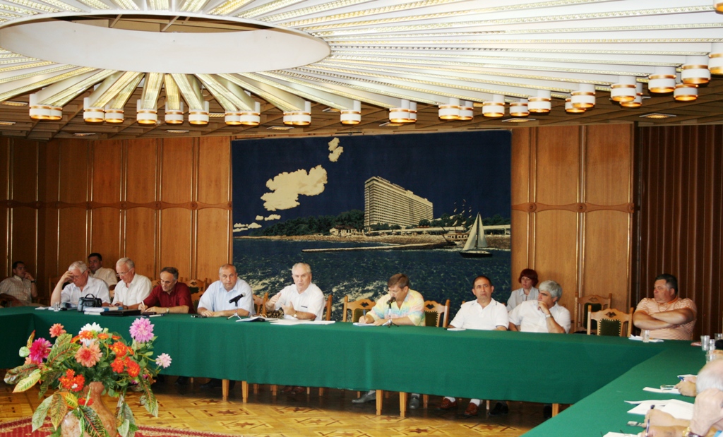 sochi - krugliy stol.jpg
